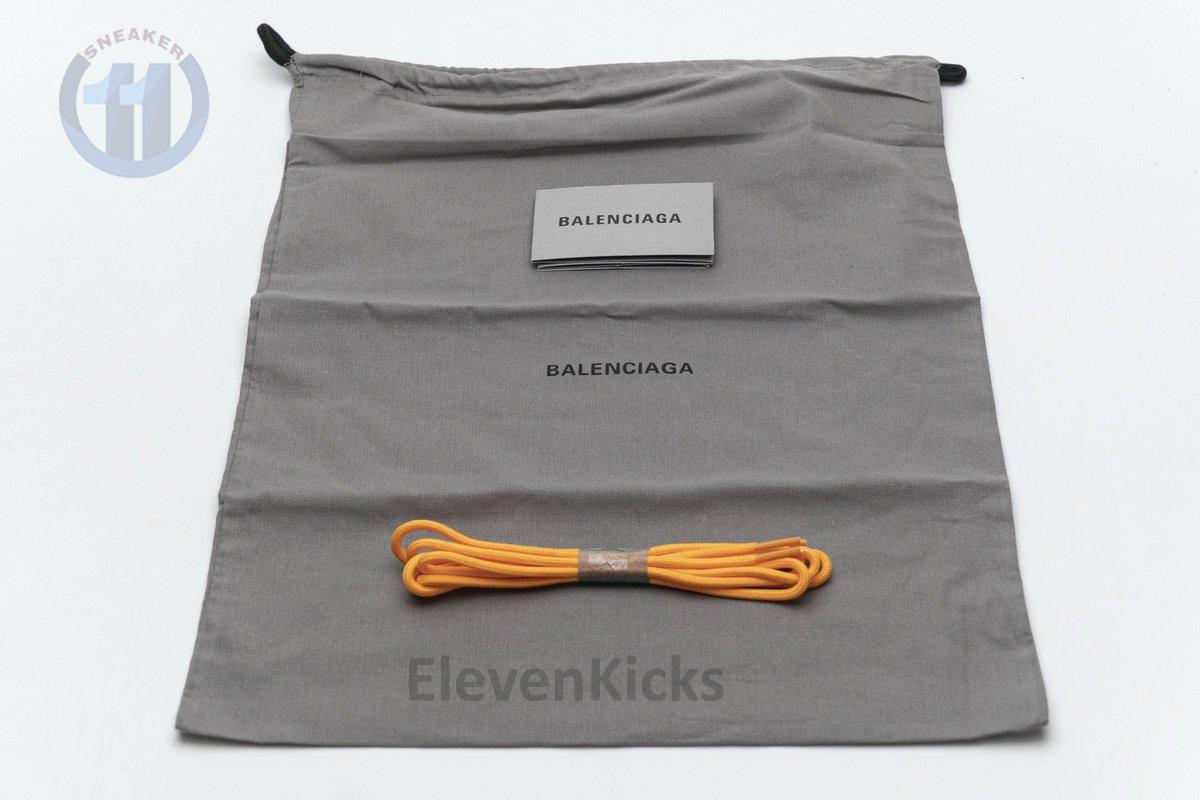 568615 W2GN5 5817 Blenciaga Track 2 Sneaker Orange