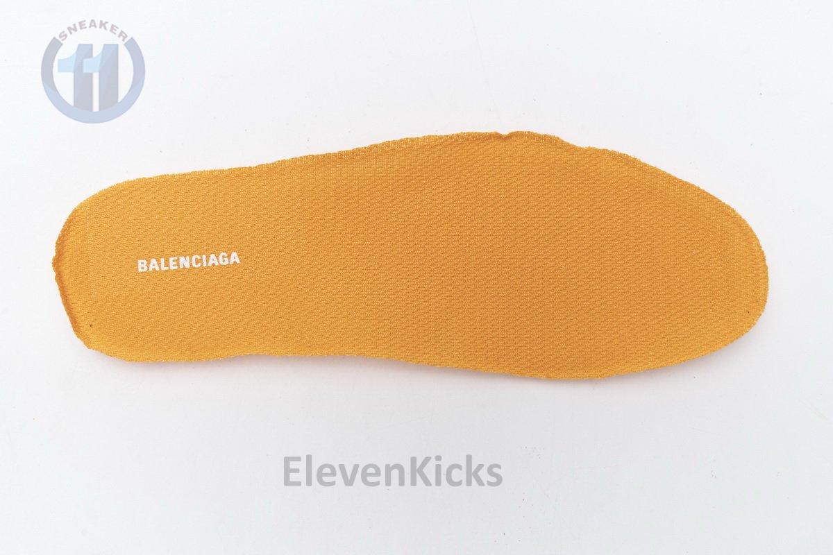 568615 W2GN5 5817 Blenciaga Track 2 Sneaker Orange