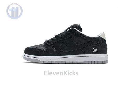 CZ5127-001 Medicom x Nike SB Dunk Low“BE@RBRICK”