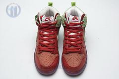 CW7093-600 Nike SB Dunk High “Strawberry Cough”