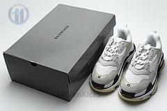 541624 w06e2 1790 Ba*len*cia*ga triple s white dark grey red