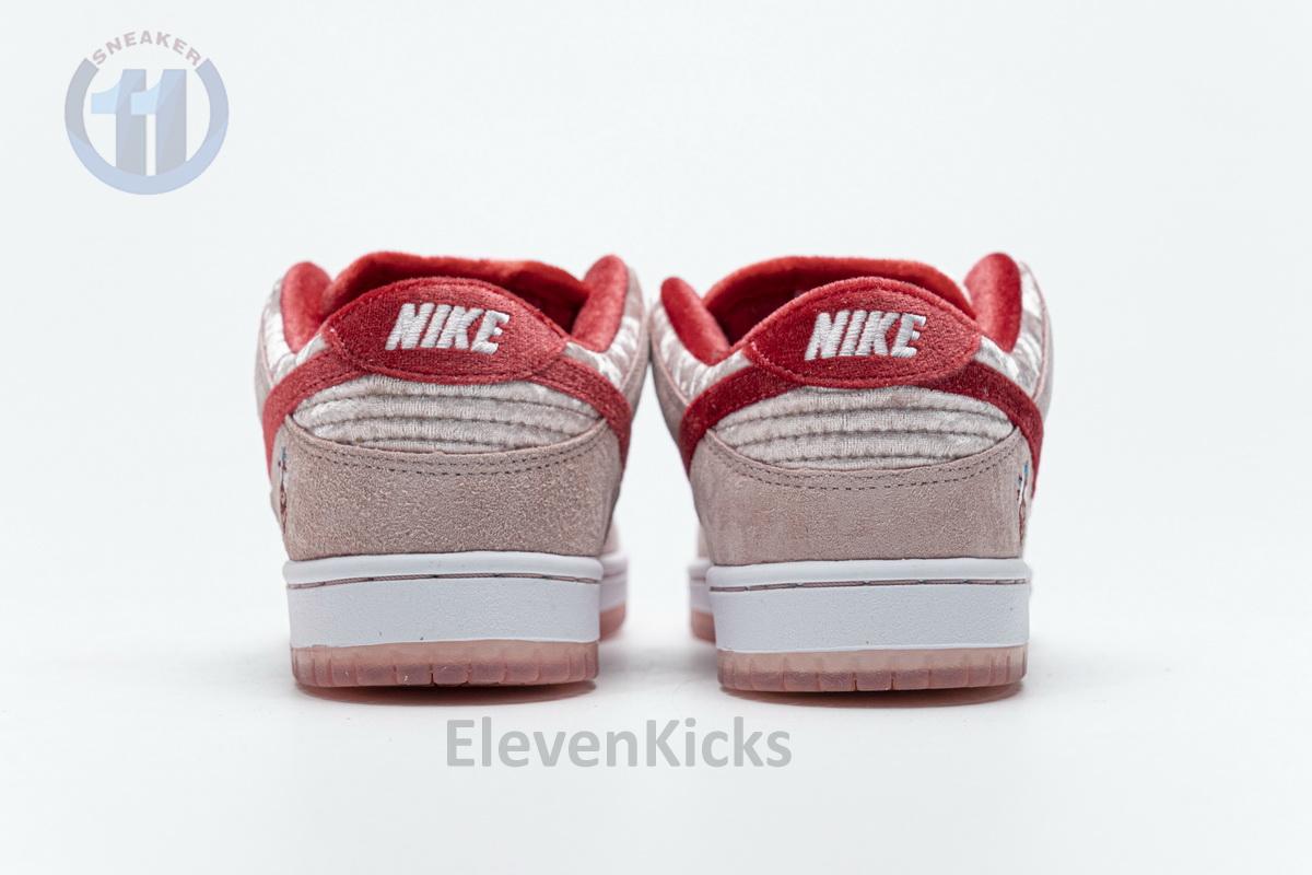 CT2552-800 Strange Love x Nike SB Dunk Low Pro