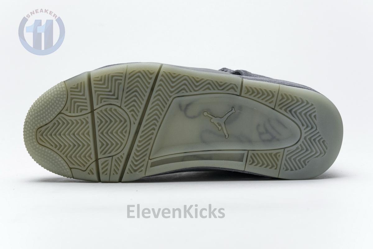 Air Jordan 4 Retro KAWS