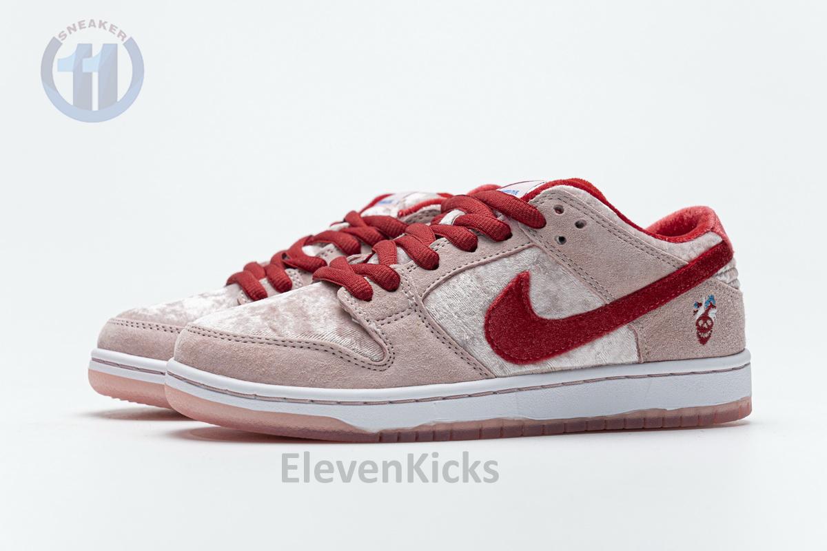 CT2552-800 Strange Love x Nike SB Dunk Low Pro
