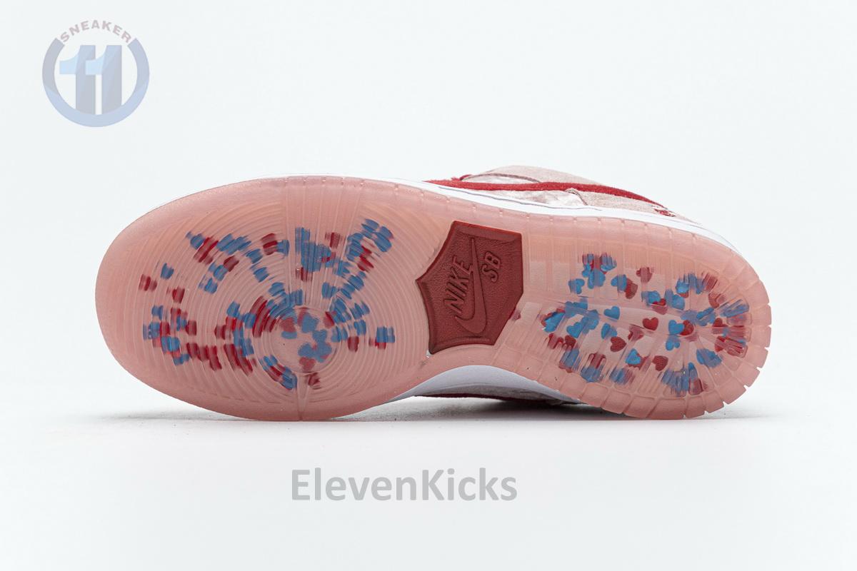 CT2552-800 Strange Love x Nike SB Dunk Low Pro