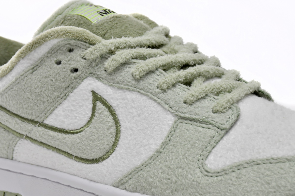 HUF x Nike SB Dunk Low ’Fleece‘’