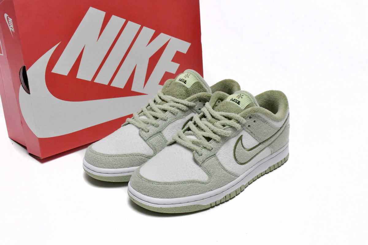 HUF x Nike SB Dunk Low ’Fleece‘’