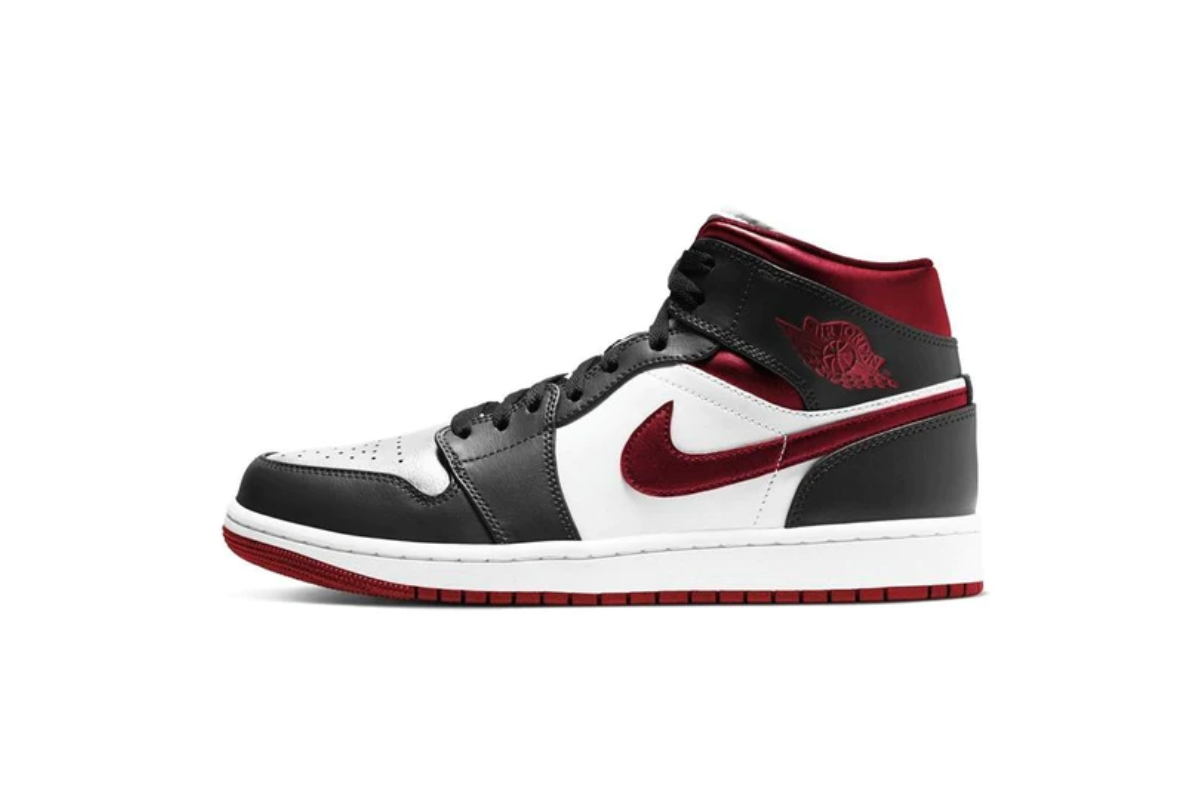 Air Jordan 1 Mid ‘Black White Gym Red’