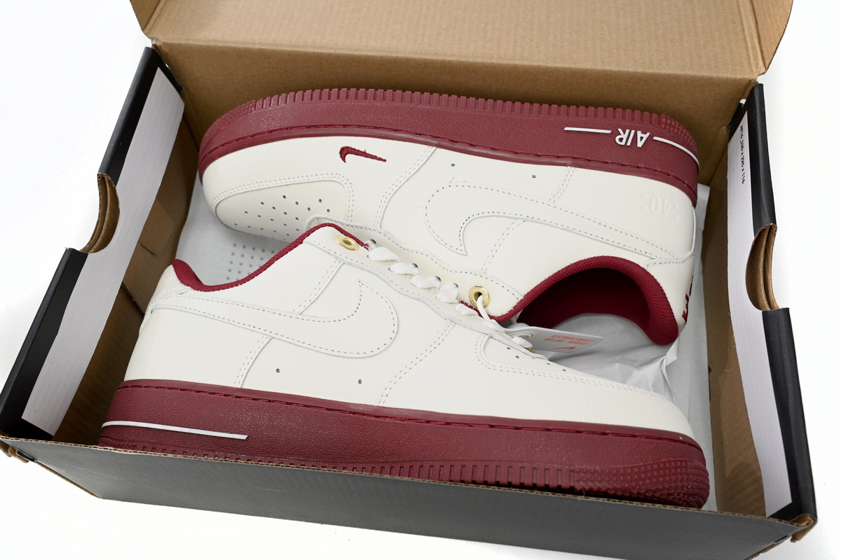 DQ7582-100 Nike Air Force 1’07 Low Beige Red