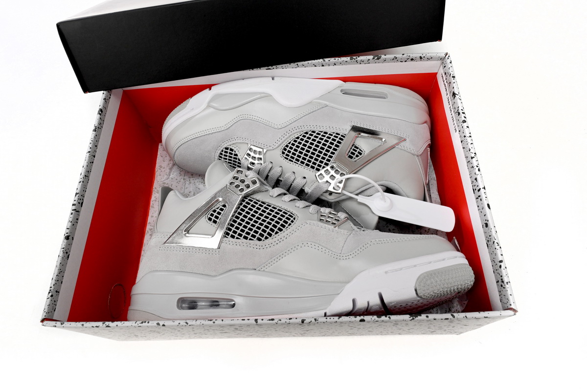 Air Jordan 4 Frozen Moments AQ9129-001