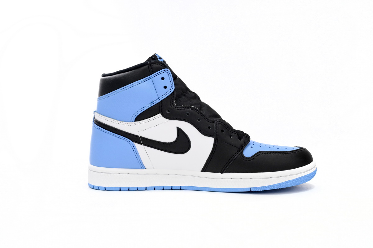 Air Jordan 1 Retro High OG ‘UNC Toe’