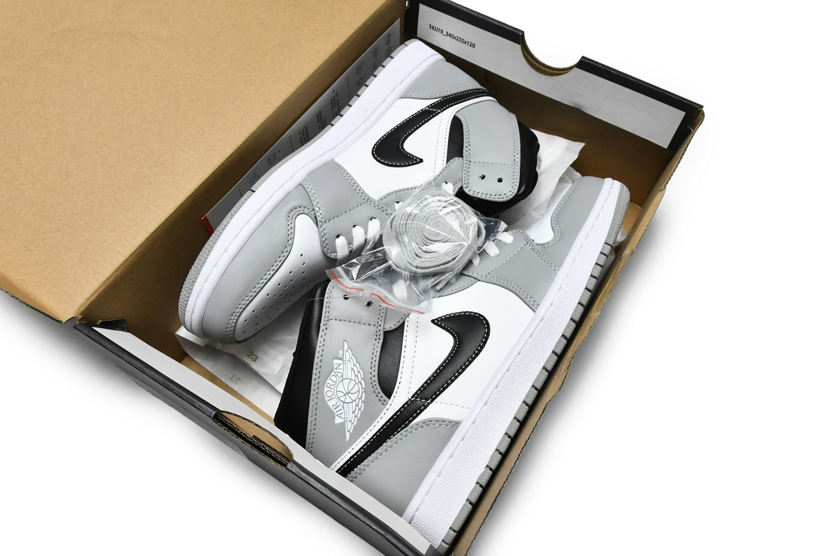 Air Jordan 1 Mid ‘Light Smoke Grey’ 554724-078
