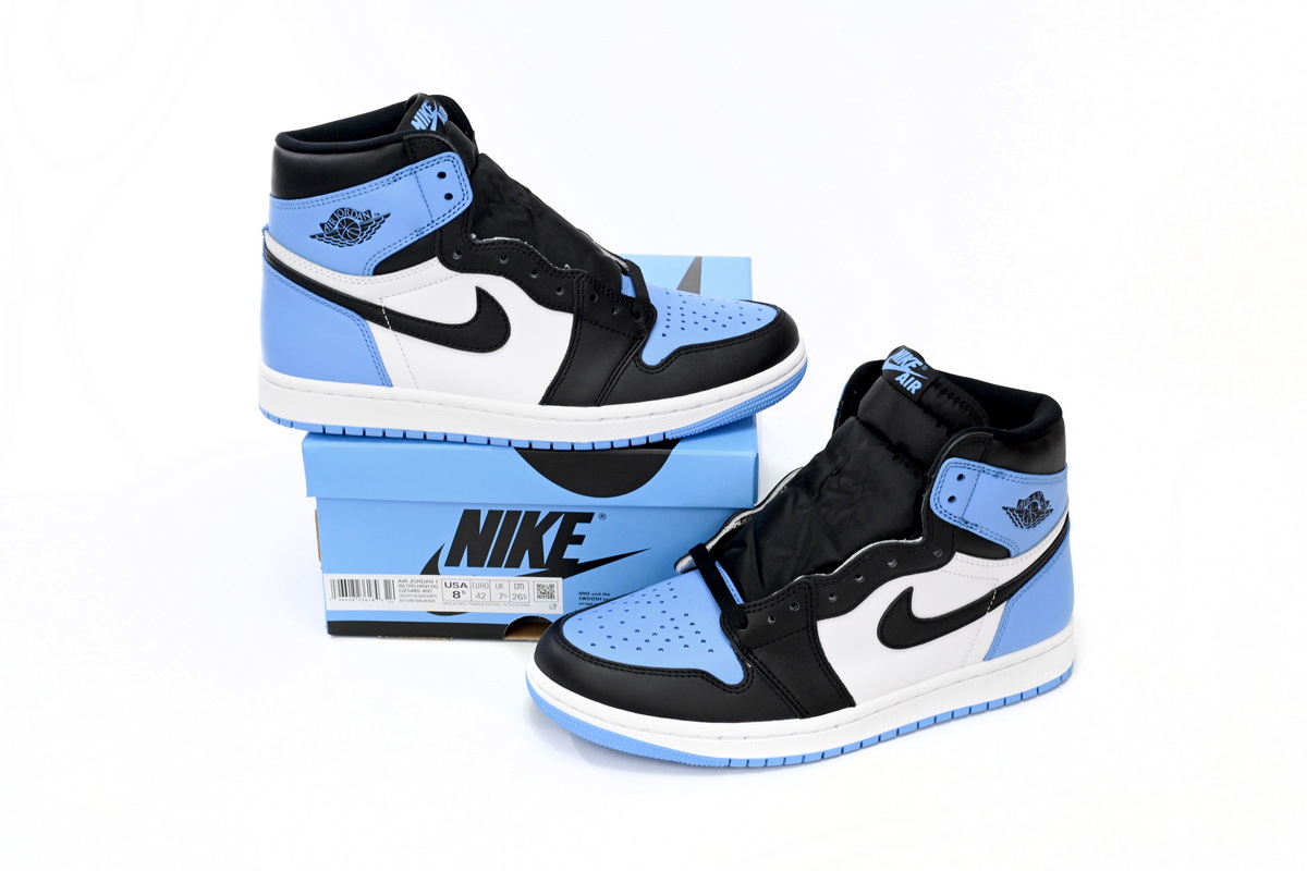 Air Jordan 1 Retro High OG ‘UNC Toe’