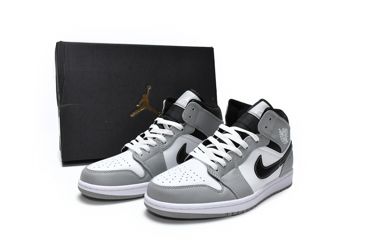 Air Jordan 1 Mid ‘Light Smoke Grey’ 554724-078